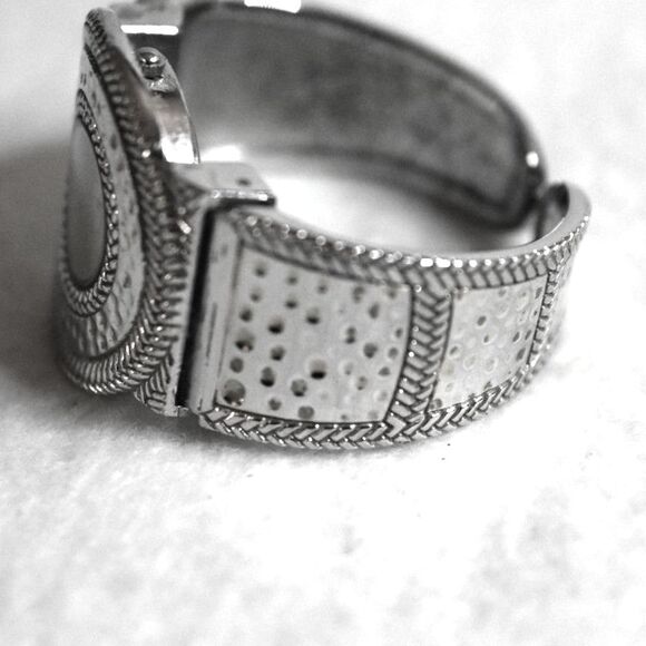 Renaissance Studio Quartz Silver Tone Crafted Metal 4 Inch Cuff Working Watch - Picture 3 of 5